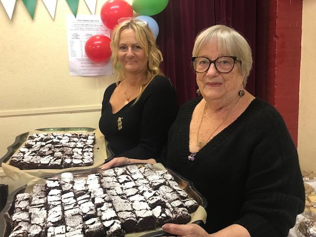 100 yummy chocolate brownies in Deal D.12