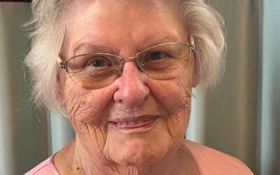 D5  Hazel Grove Club President Moyra