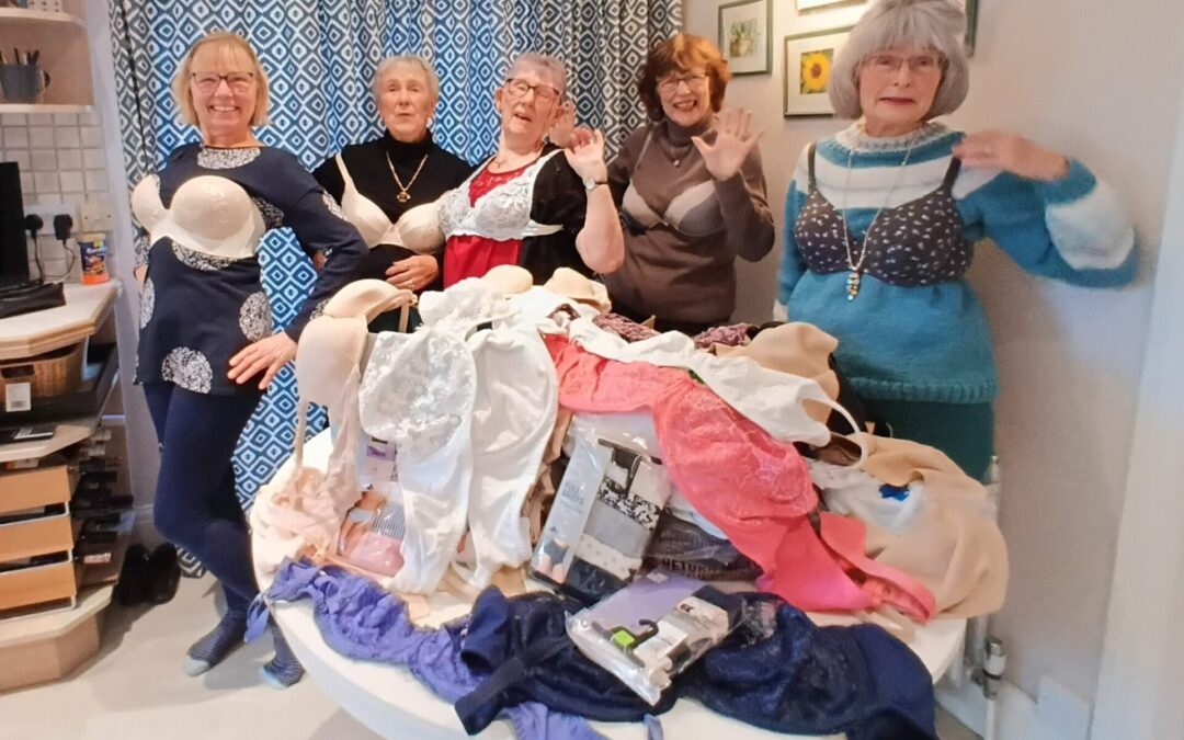 D5 IW Sale Sticking Chests Out For Orange The World