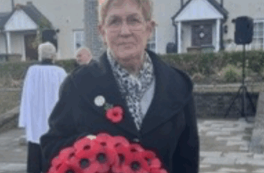 D15 Service of Remembrance, Pontllanfraith Cenotaph