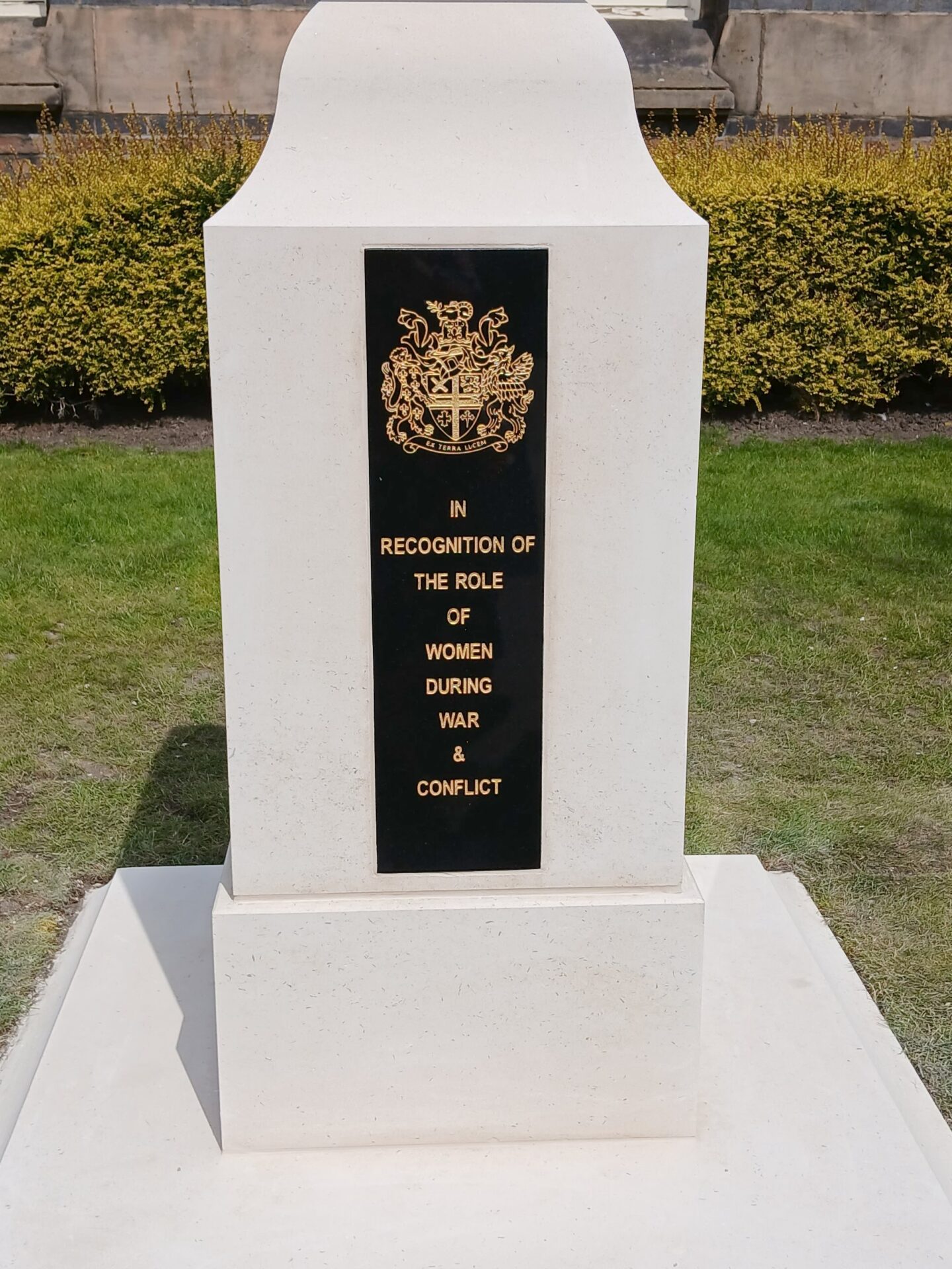 D128 – Unveil memorial for women