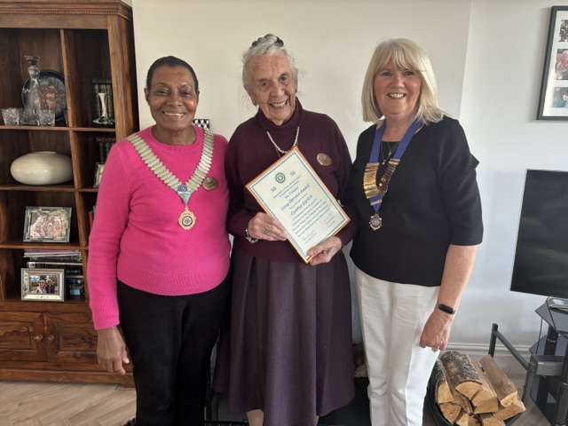 D5 DC Hamida Visits Marple and Goyt Valley Club